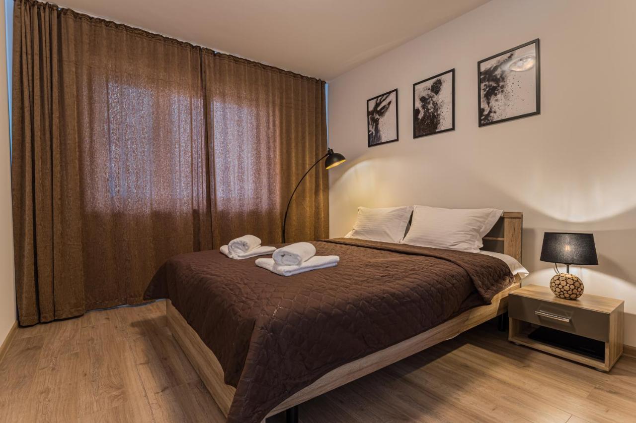 Coresi Modern Apartment Brasov Exterior photo